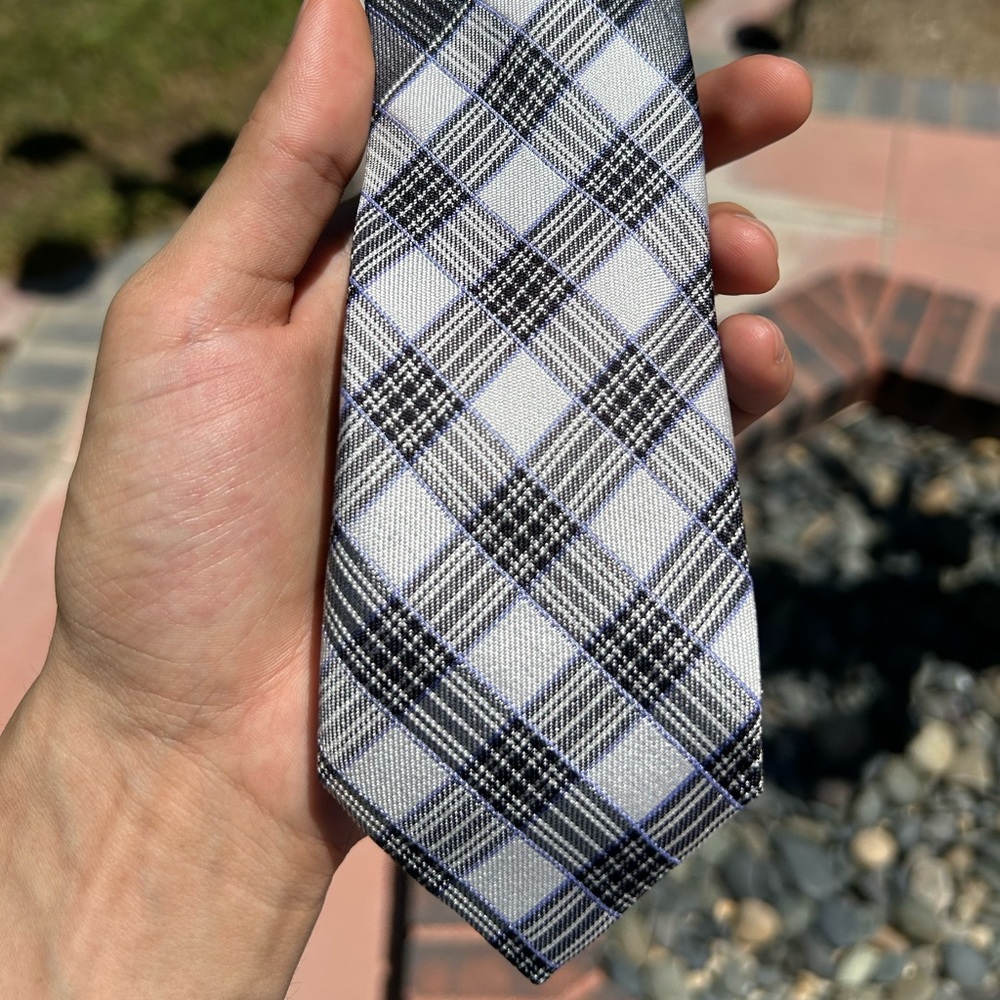 Hugo Boss White Blue and Black 100% Silk Tie